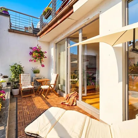 3 Story - 4 Bedroom Penthouse In Old *