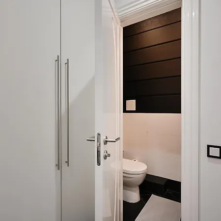 3 Story - 4 Bedroom Penthouse In Old Apartamento