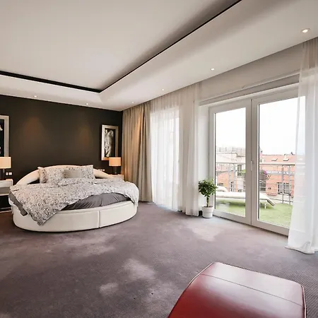 3 Story - 4 Bedroom Penthouse In Old Apartamento *