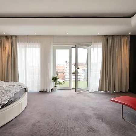3 Story - 4 Bedroom Penthouse In Old * Riga