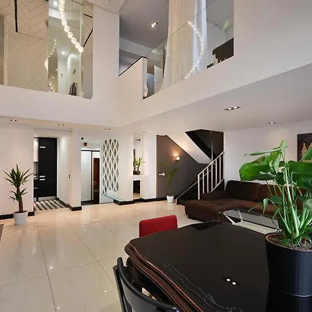 3 Story - 4 Bedroom Penthouse In Old Appartement Riga